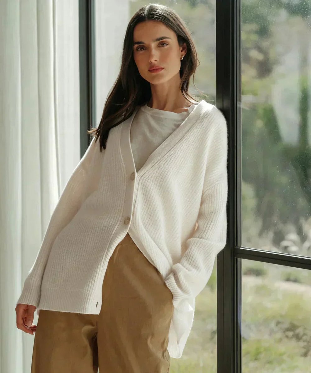 Aveline | Women's Relaxed-Fit V-Neck Ribbed Button-Front Cardigan